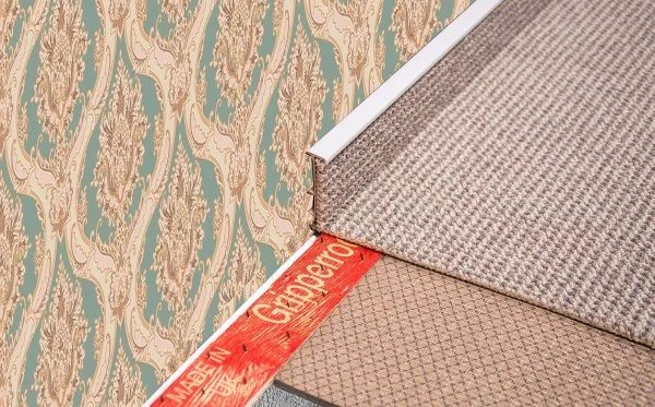 Плинтус для ковролина Korner Listwa 106 Светло-серый 2,5м (50мм) в Ростове-на-Дону