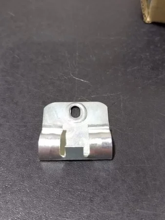 Клипсы к плинтусу MDF Bonkeel (50шт) в Ростове-на-Дону