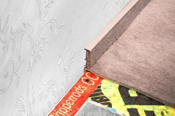 Плинтус для ковролина Korner Listwa 102 Беж 2,5м (50мм) в Ростове-на-Дону