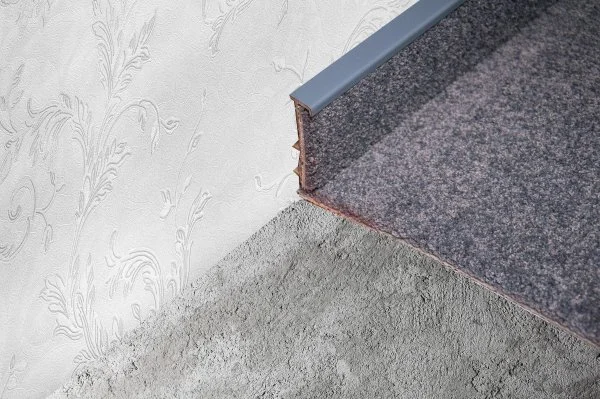 Плинтус для ковролина Korner Listwa 108 Графит 2,5м (50мм) в Ростове-на-Дону